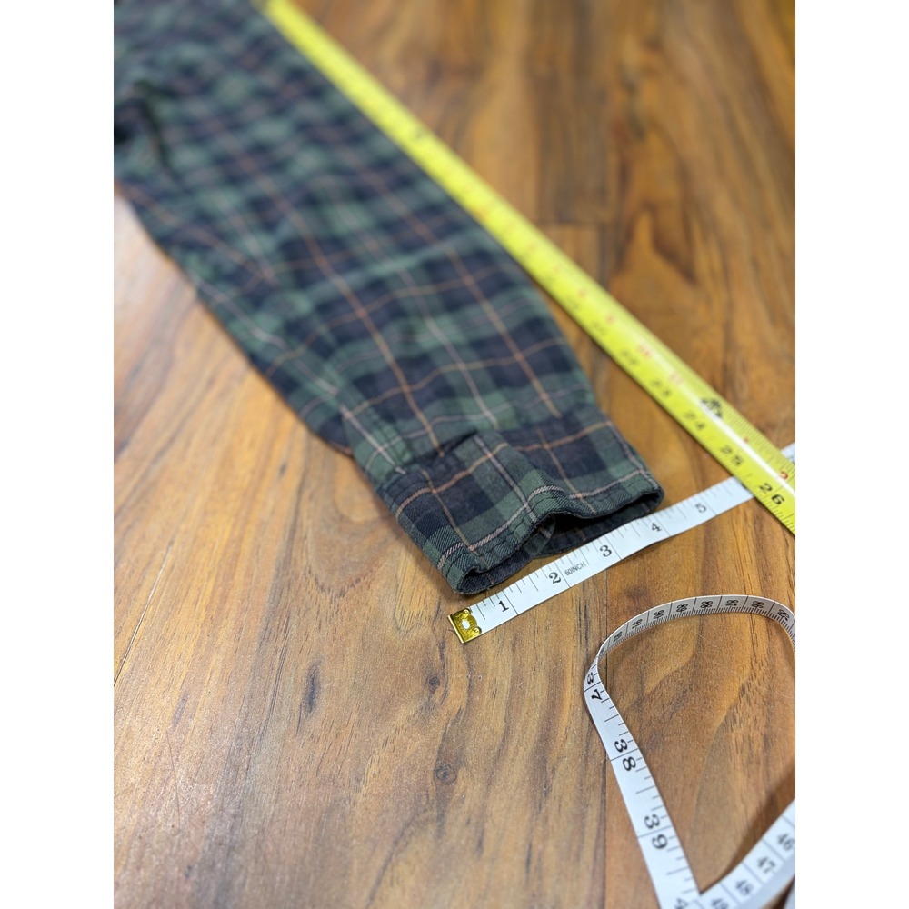 Duluth Trading Co Flannel Shirt Large Green Plaid Outdoor Workwear Rugged Cotton - Picture 6 of 10